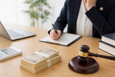 離婚の慰謝料と弁護士費用の相場はいくら？離婚でもらえるお金と払う費用の相場を知りたい！